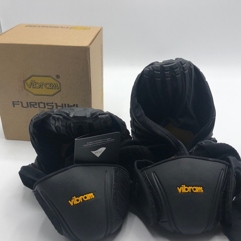 Vibram Furoshiki black shoes size 9.5/ XL - Picture 2 of 4